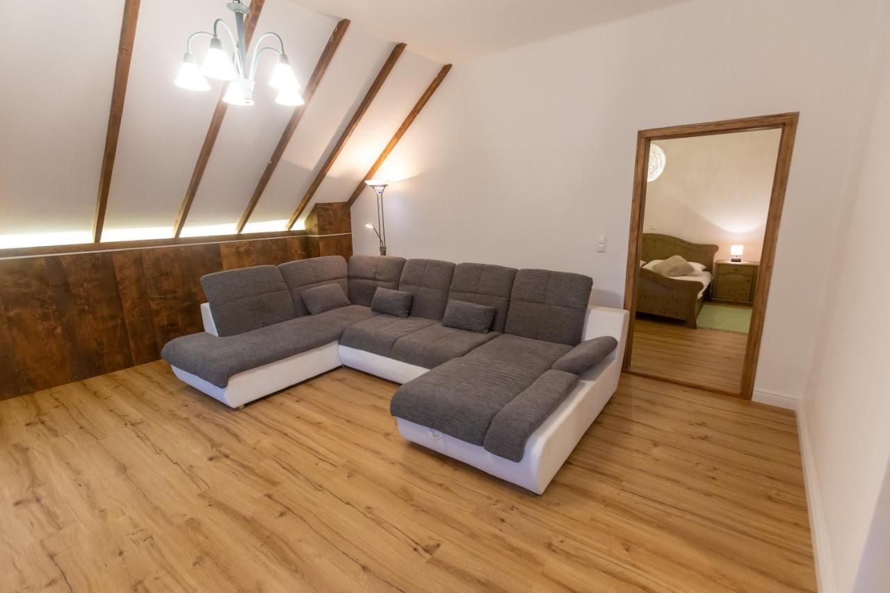Pferdegut Schloss Treffen Apartments Gortschach  Екстериор снимка